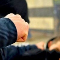 Përleshje mes dy personave pas një mosmarrëveshjeje në trafik