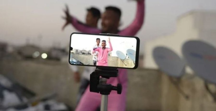 “Fantazmat” e TikTok të Indisë, ç’ndodh kur një aplikacion ndalohet?