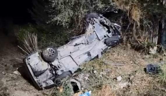 Aksident i rëndë në Shqipëri, vetura del nga rruga, ndërron jetë shoferi 