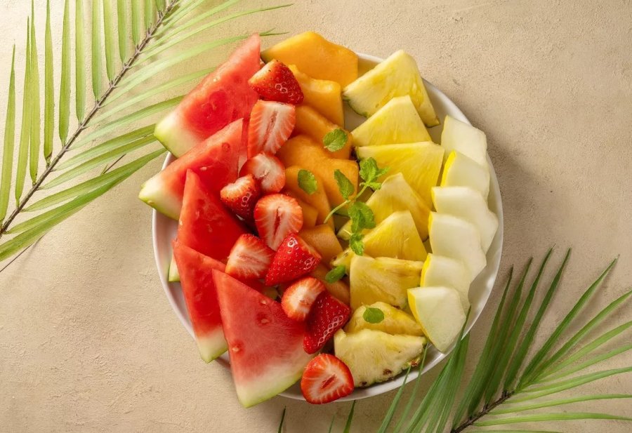Nga shalqiri, te pjeshkët dhe pjepri, ja cili është fruti i verës me më pak kalori