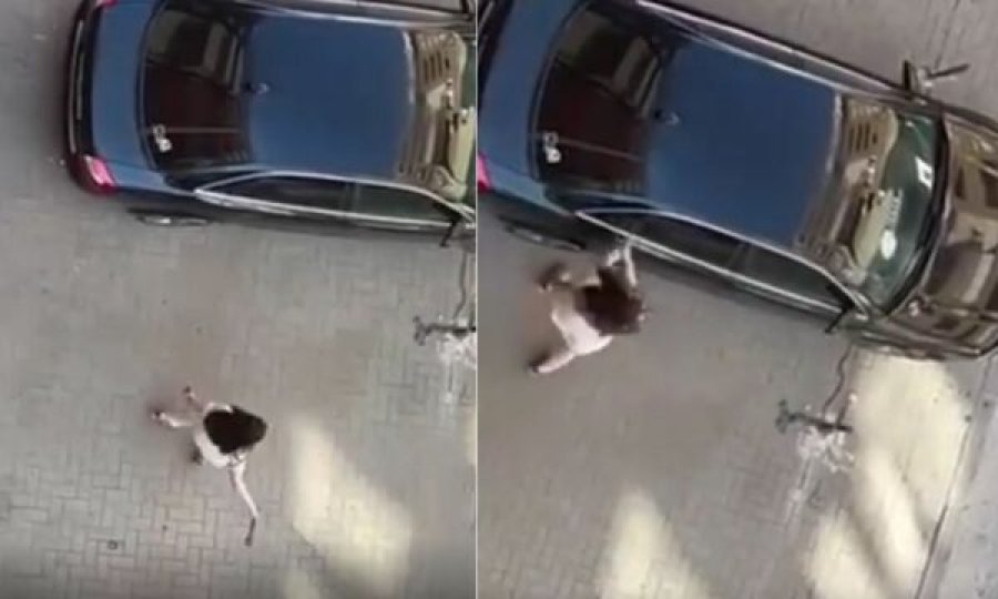 Një grua në Fushë Kosovë i godet dhe thyen  veturat  me  çekan,  sipas saj ishin të parkuara keq