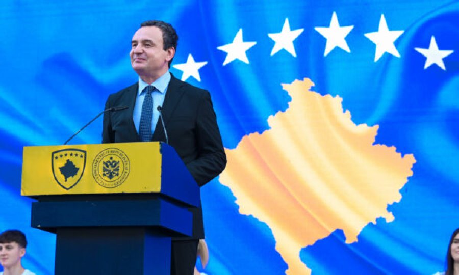 Kryeministri Kurti iu bën thirrje qytetarëve serbë që t`i konvertojnë patentë shoferët në RKS