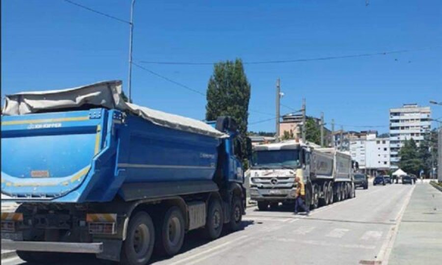 Nenad Radosavljeviq: Kurti herët ose vonë do ta hapë urën, Vuçiq ia ka dorëzuar Kosovës administrimin e serbëve