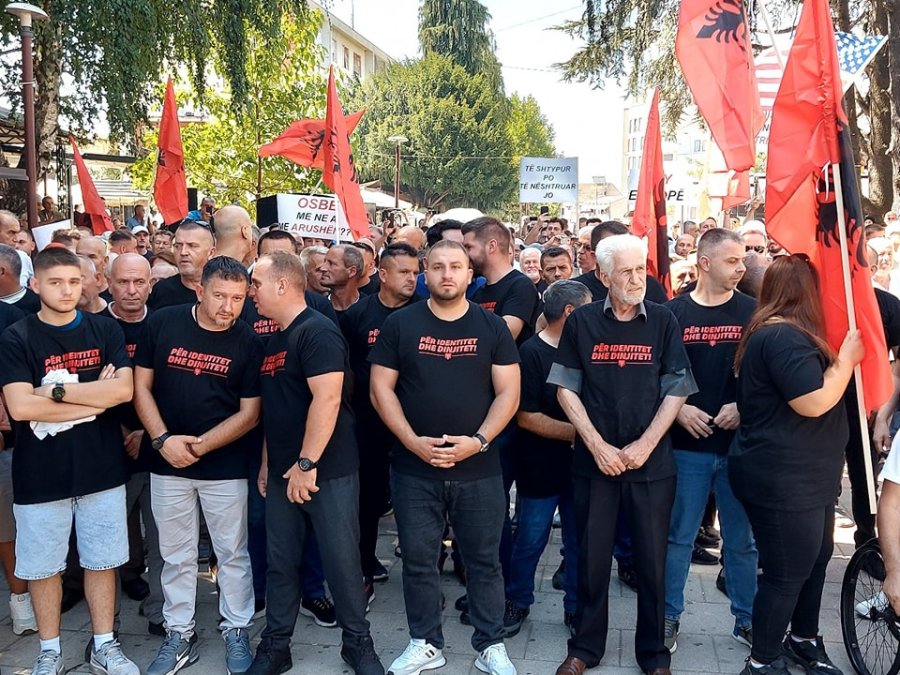 “Të shtypur po, të nënshtruar jo” – shqiptarët e Luginës protestojnë kundër politikave shtypëse të Beogradit