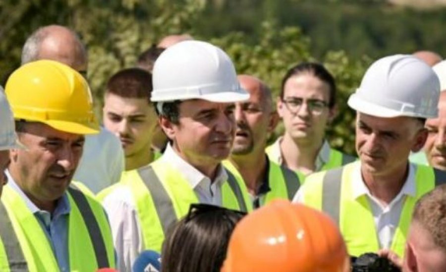 Albin Kurti merr pjesë në nisjen e punimeve të rrugës Prizren -Tetovë