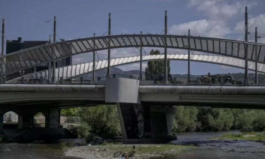 Miqtë Laburistë të Kosovës nga Britania e Madhe: Pro hapjes së urës së Ibrit, por kujdes nga efekti negativ