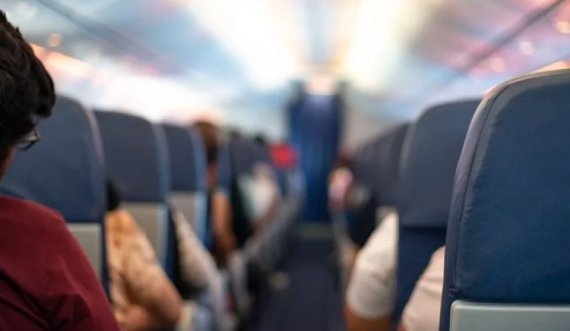 Pse bllokohen veshët në avion dhe si ta zgjidhni këtë problem