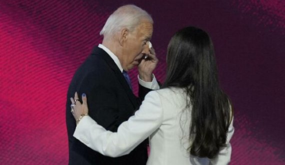 Joe Biden shihet i përlotur në Konventën Kombëtare Demokratike