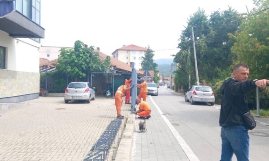 Atiq: Sot janë larguar grilat që rrethojnë objektin e Komunës së Mitrovicës së Veriut