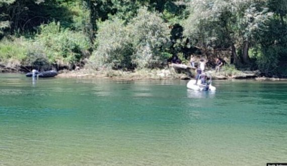 Gjenden tetë trupa të mbytur pas fundosjes së anijes në Drinë