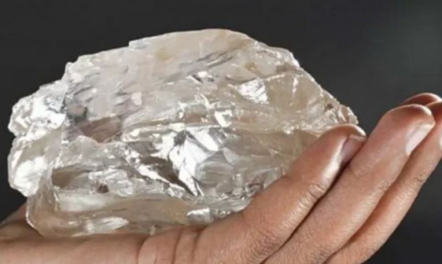 Prodhohet bateria e parë në botë prej diamanti