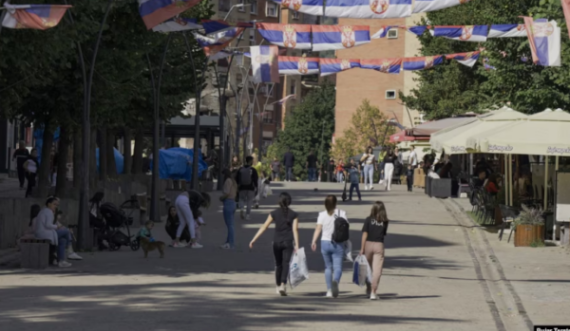 Politikani serb: Vuçiq i la serbët e Kosovës në baltë