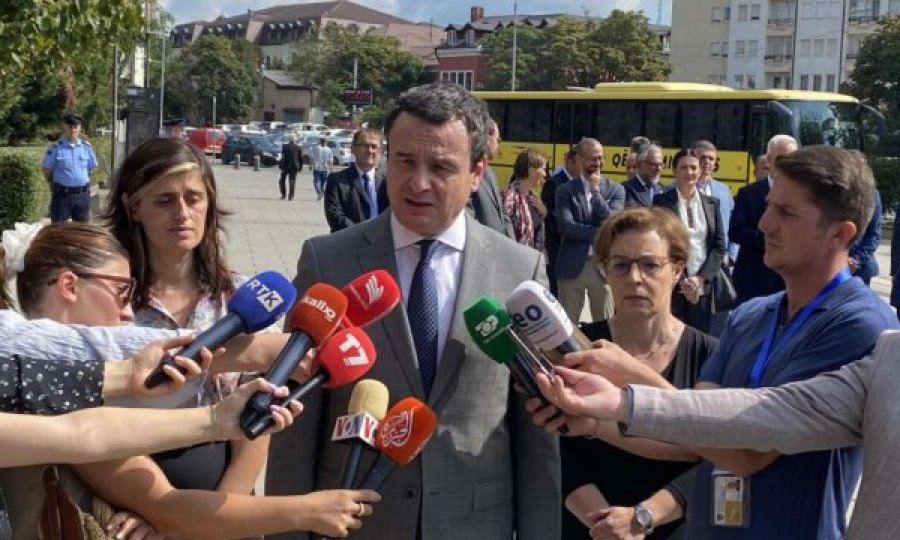 Ia shiti Serbisë 12 avionë luftarakë, Kurti: Francën e konsiderojmë vend mik, aleat e partner të rëndësishëm 