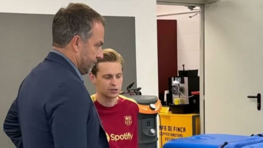Barcelona i jep ultimatum De Jongut, holandezi ka 15 ditë afat