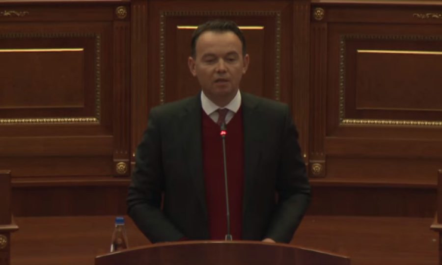 Peci vishet si Rugova, ja si u përgjigjet akuzave për skandalin me grante