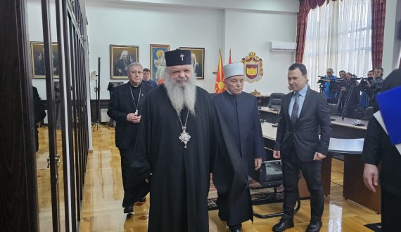 Marioneta antikombëtare në pritje të Çmimit Nobel për 'Bashkëjetesë'