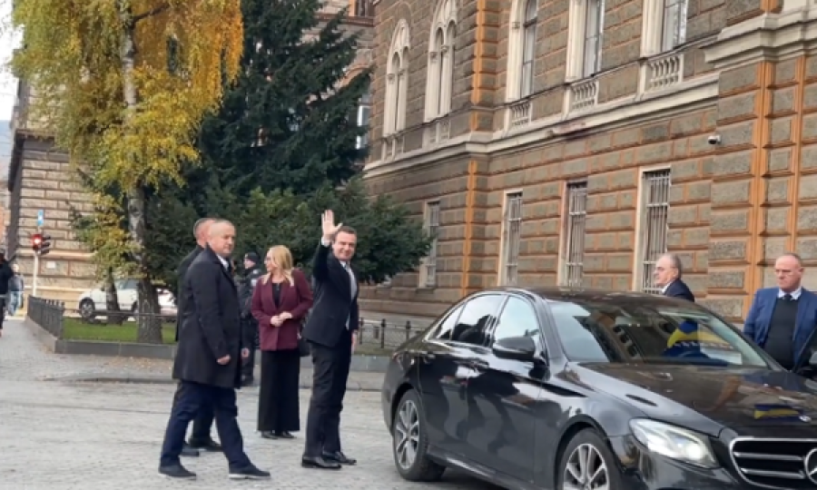 Albin Kurti takohet me anëtarët e Presidencës së Bosnjës