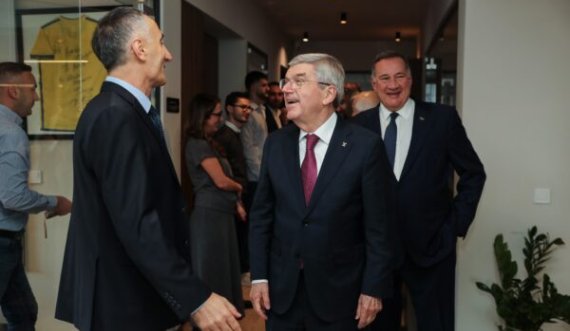 Bach e viziton Kosovën në 10 vjetorin e pranimit në KON