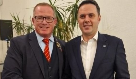 Politikani austriak që mbështeste Kurtin, tash thotë se është koha për ta përkrahur Abdixhikun