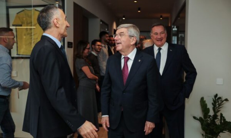 Bach e viziton Kosovën në 10 vjetorin e pranimit në KON