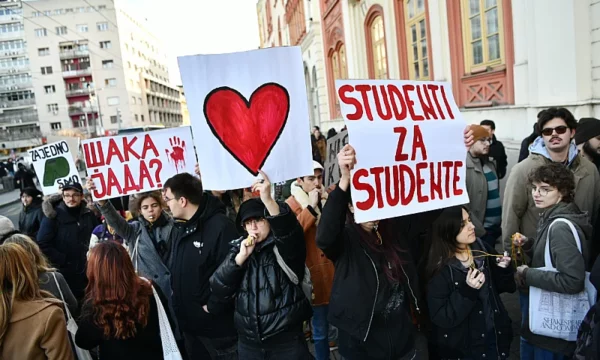 SERBIA ËSHTË SHKALLMUAR NGA URREJTJA NDAJ TË TJERËVE DHE TASH EDHE NË MES VETI