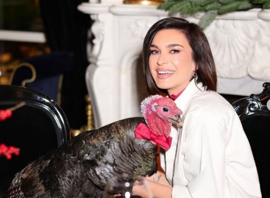'Ja erdhi Krishtlindja' vjen me interpretim të shkëlqyer nga Elsa Lila
