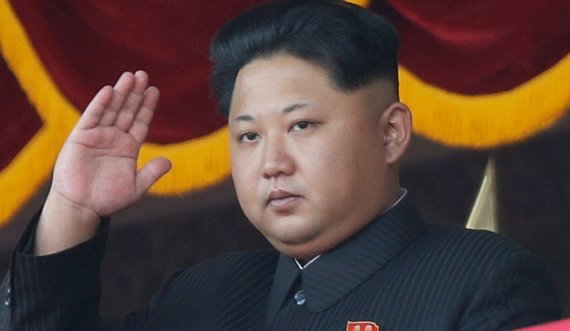 Koreja e Veriut fiton miliarda dollarë në vit nga furnizimi i Rusisë me armë