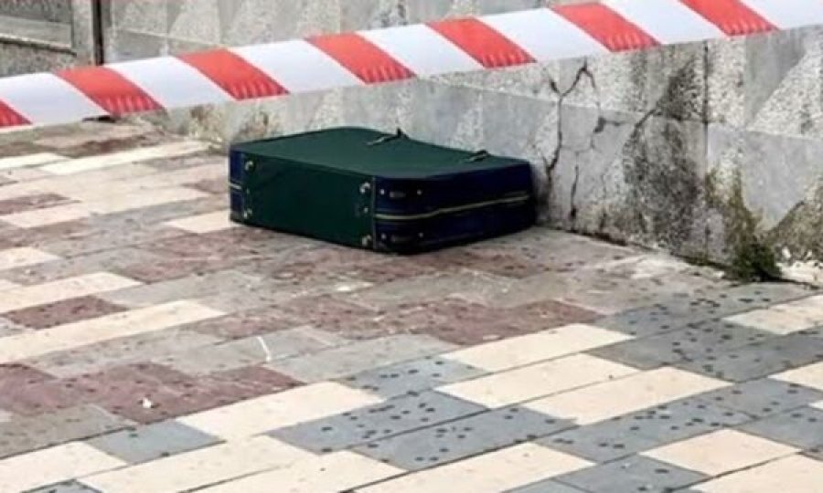 Policia e Kosovës jep detaje për një valixhe afër një ndërtese banimi