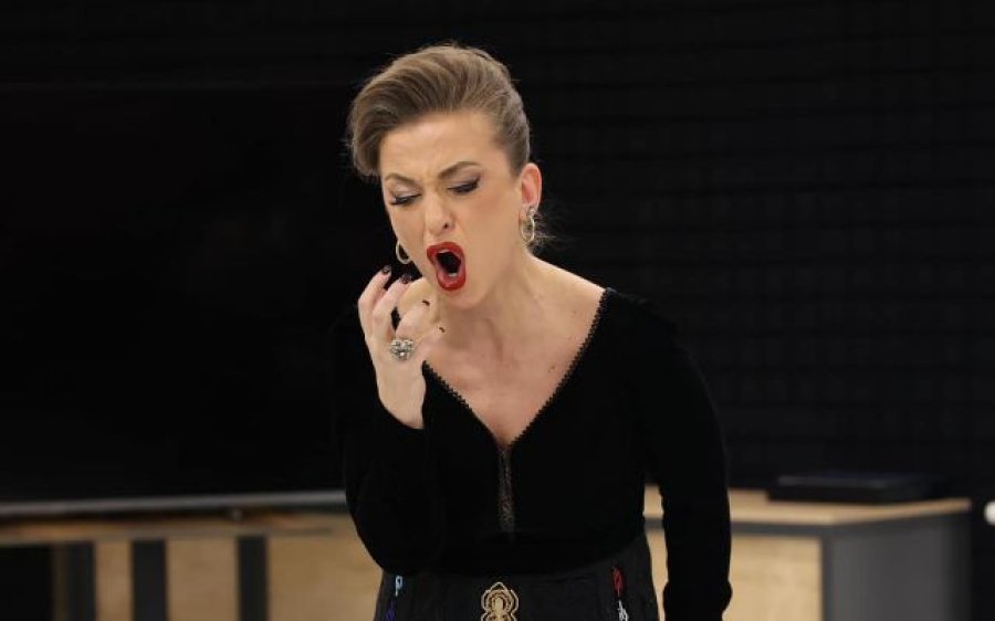 Besiana Mehmedi, ka interpretuar për herë të parë në Deçan vepra të muzikës klasike 