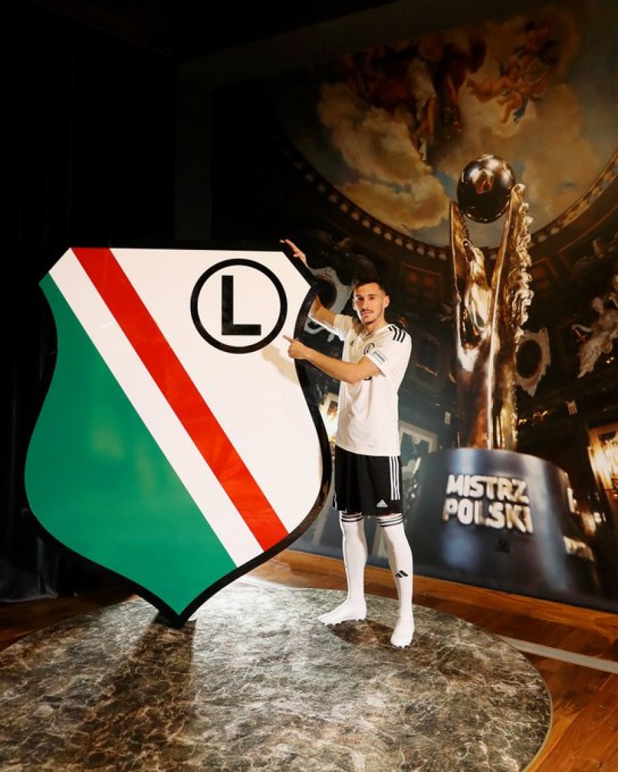 Klubi polak Legia e prezanton kosovarin Qëndrim Zyba