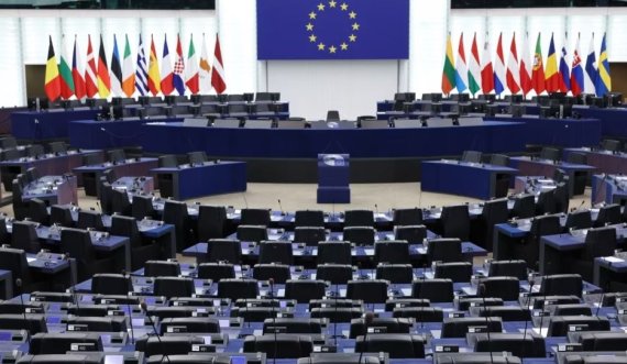 Rezoluta e 8 shkurtit në PE, momenti i duhur i ndëshkimit të Serbisë për degradimin e zgjedhjeve