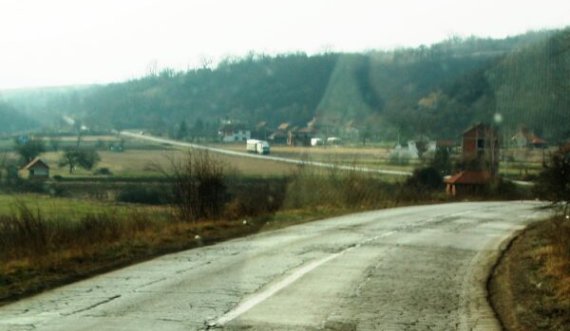 ​Serbët e zhvendosur nga Kosova paralajmërojnë bllokimin e rrugëve në drejtim të Kurshumlisë