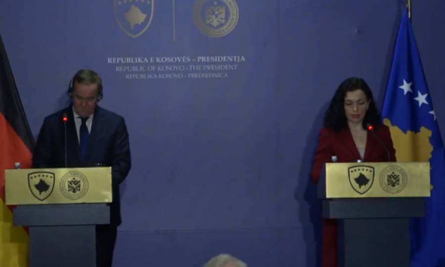 Ministri gjerman i Mbrojtjes për dinarin: Kosova ka të drejtë ta zbatojë ligjshmërinë e saj, por duhet komunikim më i përshtatshem