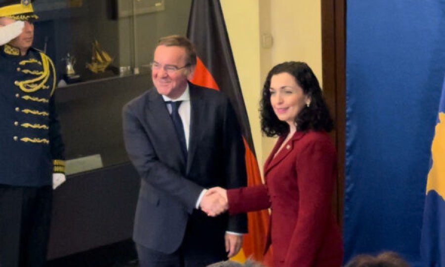 Ministri gjerman takohet me Vjosa Osmanin