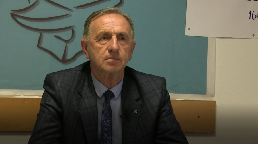 Azemi: 400 mijë të rinj janë larguar nga Kosova në katërmujorin e parë të këtij viti