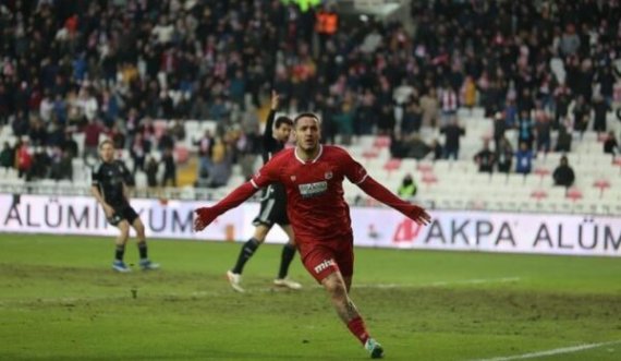 Manaj po shkëlqen në Turqi, pritet të thyejë rekord të transferit
