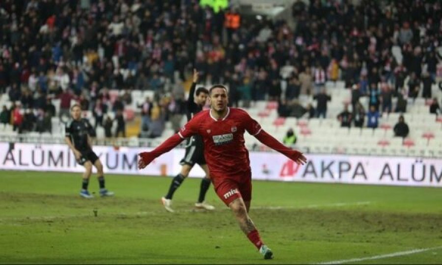 Manaj po shkëlqen në Turqi, pritet të thyejë rekord të transferit