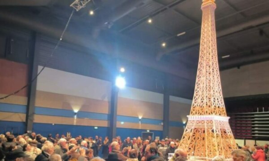 Iu deshën 8 vjet për të ndërtuar Kullën Eifel me 700 000 shkrepëse, por nuk e pranojnë në rekordet Guinness