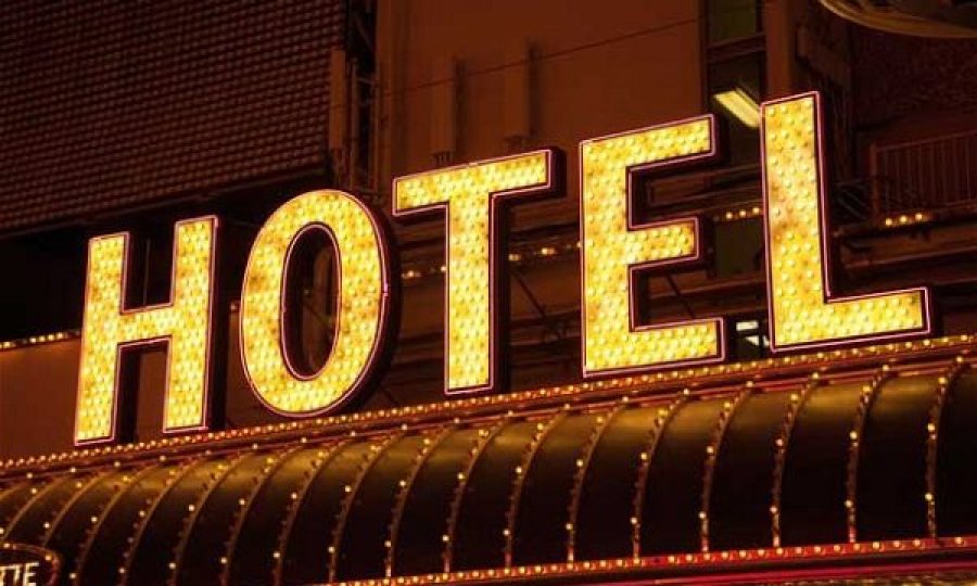 Diplomati i njohur gjendet i vdekur në një hotel