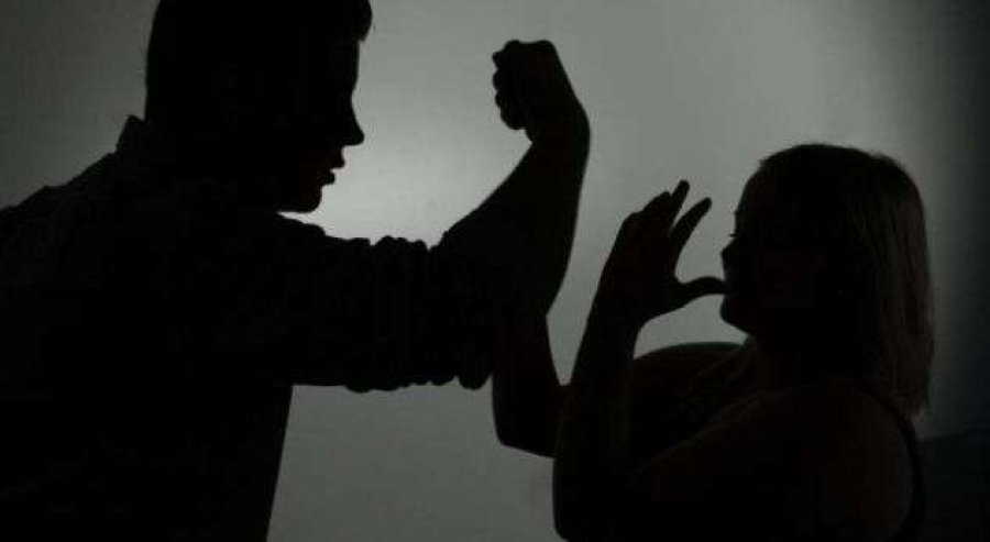 Mitrovicë: Djali e rrah nënën e tij, shkak mosmarrëvëshja rreth një kontesti pronësor