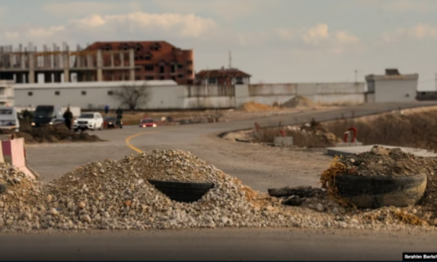 Një kontratë e re për rrugën me telashe të vjetra – Kur kryhet rruga drejt Mitrovicës?