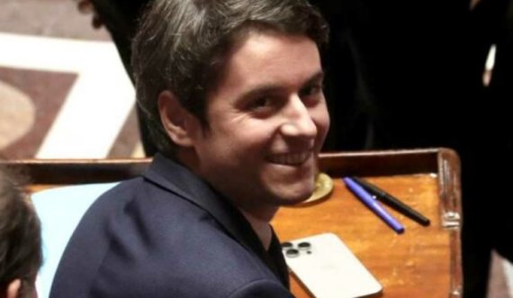 Attal: Mosha minimale për përdorim të rrjeteve sociale të jetë 13 vjeç