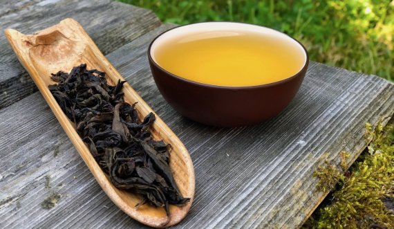 Bima që sjell çajin me vlerë të artë lufton diabetin dhe mbipeshën