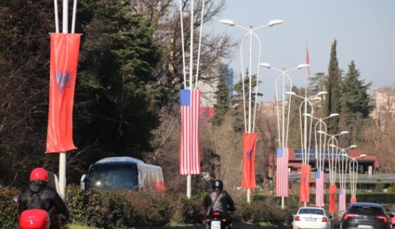 Kështu është përgatitur Tirana për ta pritur Sekretarin amerikan të Shtetit