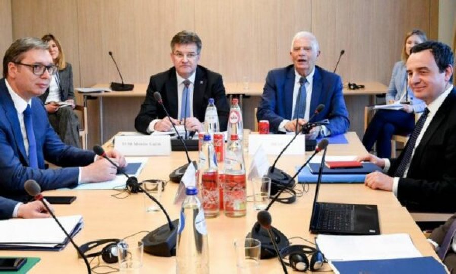 Emisarët shtojnë presionin, Kosovës e Serbisë u kërkohet që të zbatojnë marrëveshjen e Ohrit
