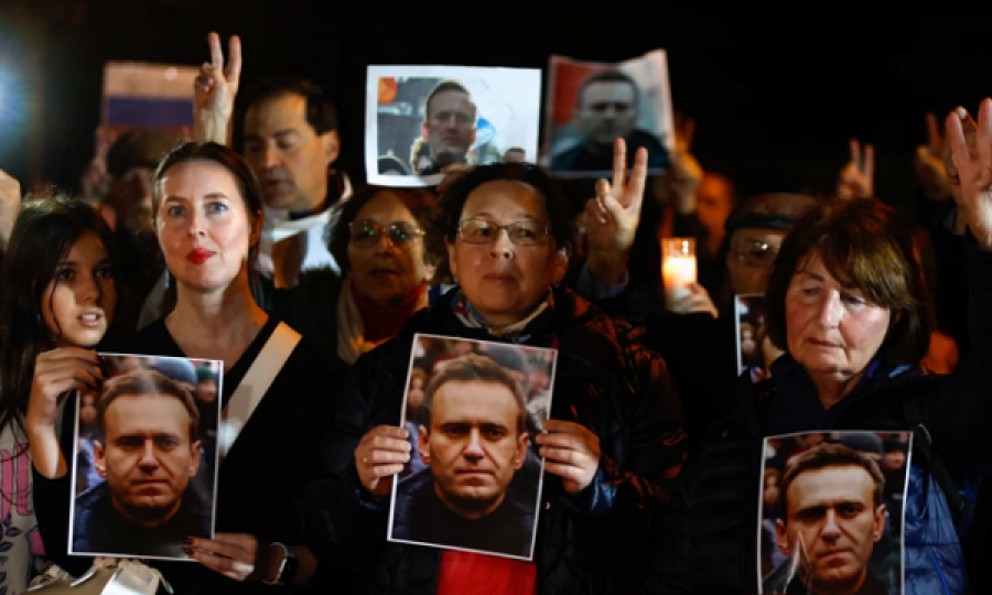 Mbi 67.000 rusë kërkojnë zyrtarisht që trupi i Navalnyt t’i kthehet familjes