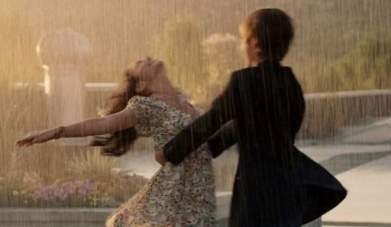 Zhurma e shiut mund të të përmirësojë humorin