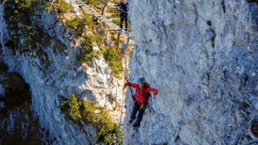 Zbardhen detaje: Turisti i lënduar në Pejë është një alpinist të cilit i ka rënë guri në kokë