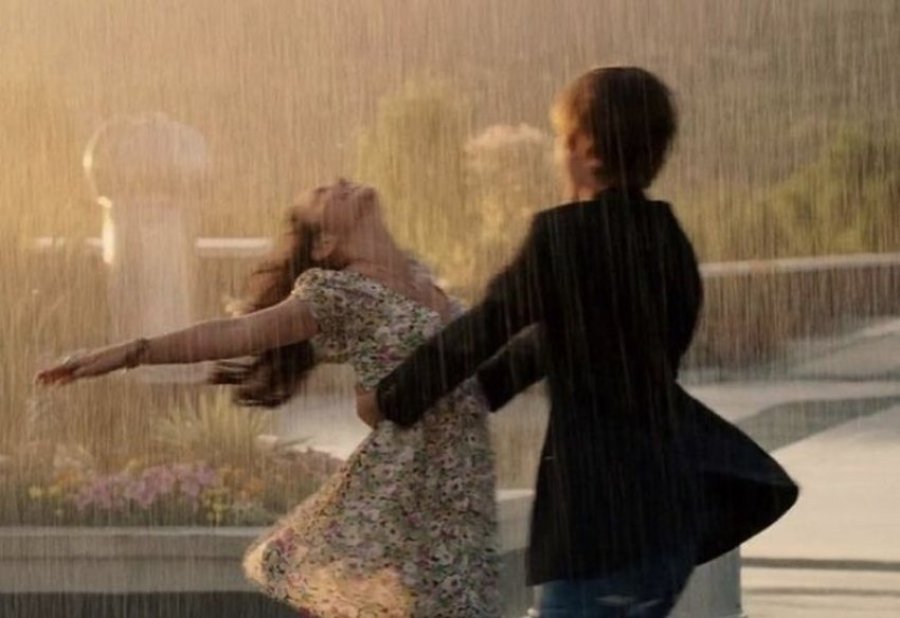 Zhurma e shiut mund të të përmirësojë humorin