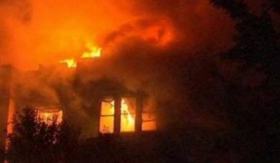 Vushtrri: Përçuesit e rrymës shkaktojnë zjarr, digjet një restorant prej druri